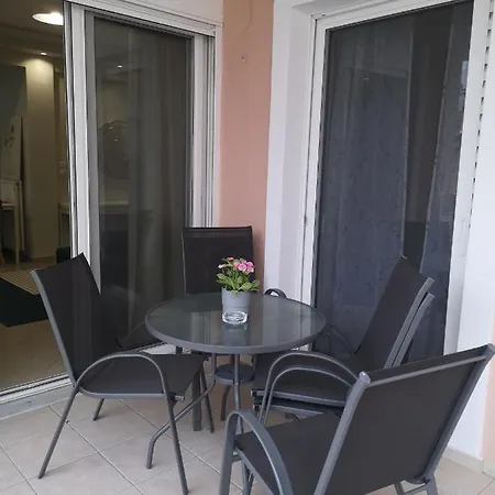 Athenian Luxury Apartment, Near Metro Station Chalandri, Nu 1 Lägenhet Aten